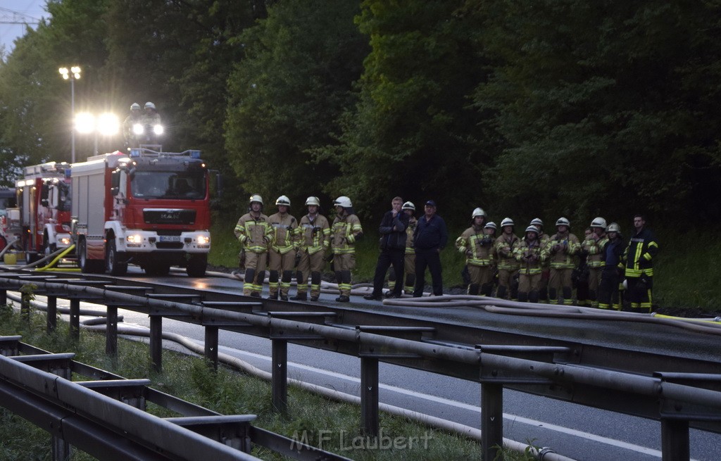 VU Gefahrgut LKW umgestuerzt A 4 Rich Koeln Hoehe AS Gummersbach P443.JPG - Miklos Laubert